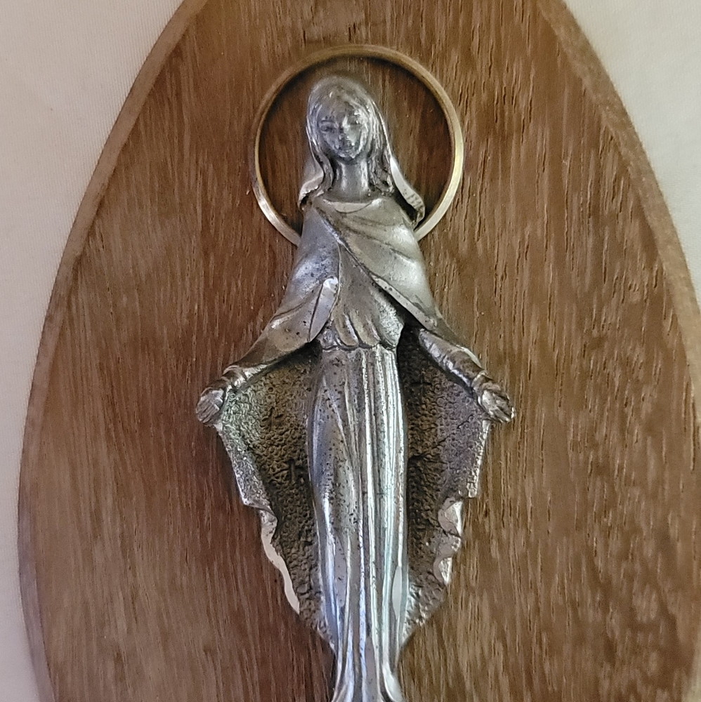 Vintage Virgin Mary "miraculous medal" 1830 3d pewter statue on wooden plaque